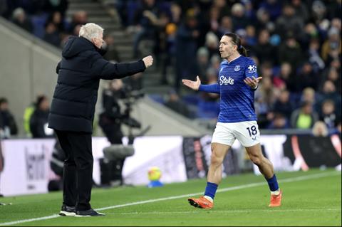 David Moyes thừa nhận miễn cưỡng điền tên Grealish